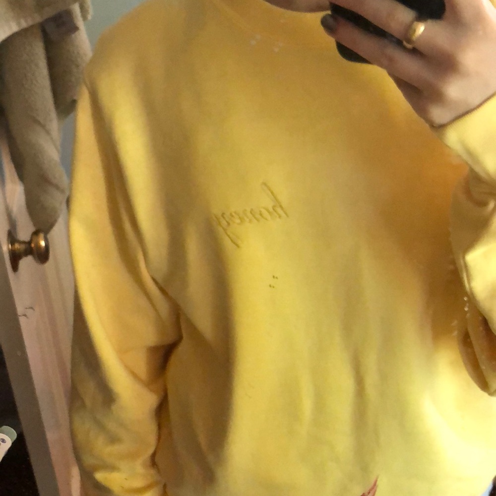 BRANDY MELVILLE HONEY CREWNECK